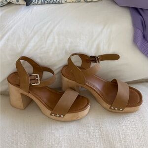Forever 21 Tan Platform Sandals